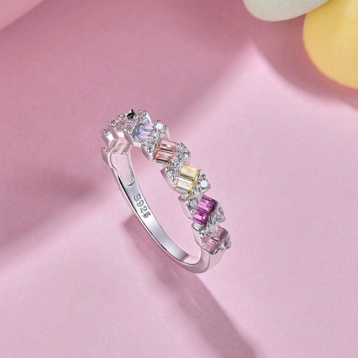 [Together]Delicate Vibrant Emerald Cut Daily Ring