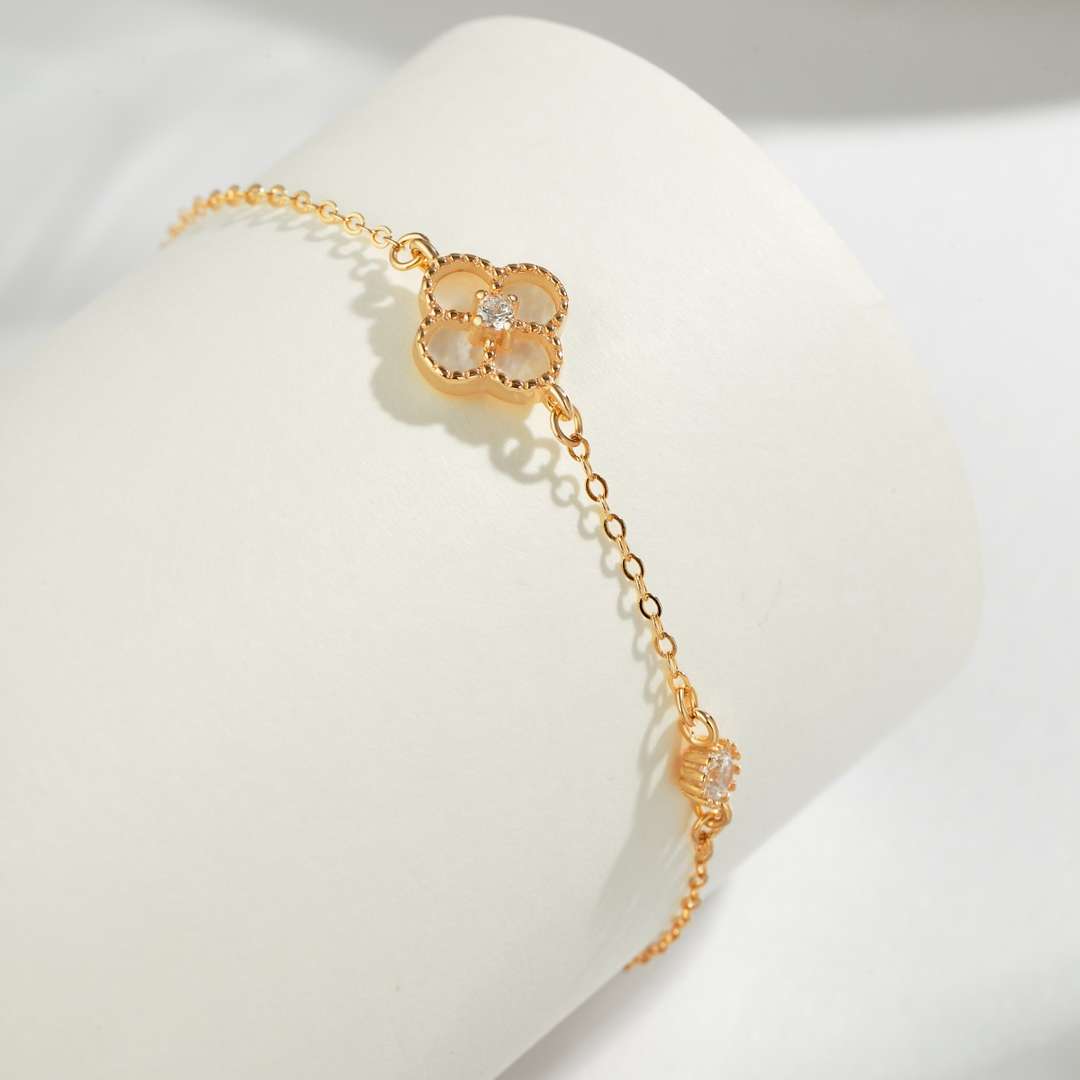 [Together]Delicate Four Leaf Clover Bracelet