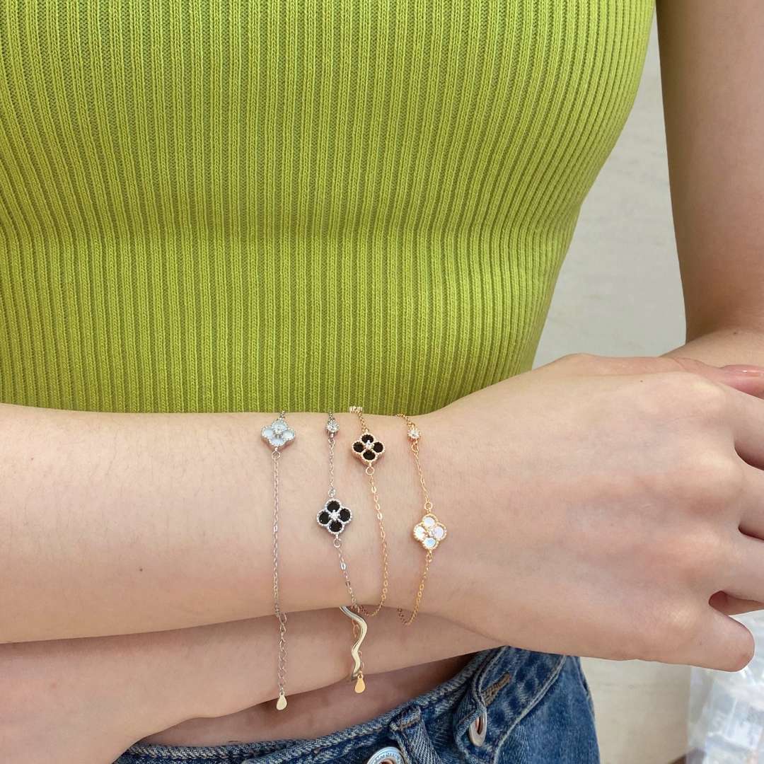 [Together]Delicate Four Leaf Clover Bracelet