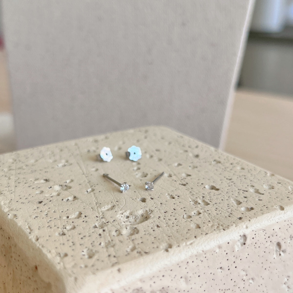 [Together]Delicate Solitaire Earrings