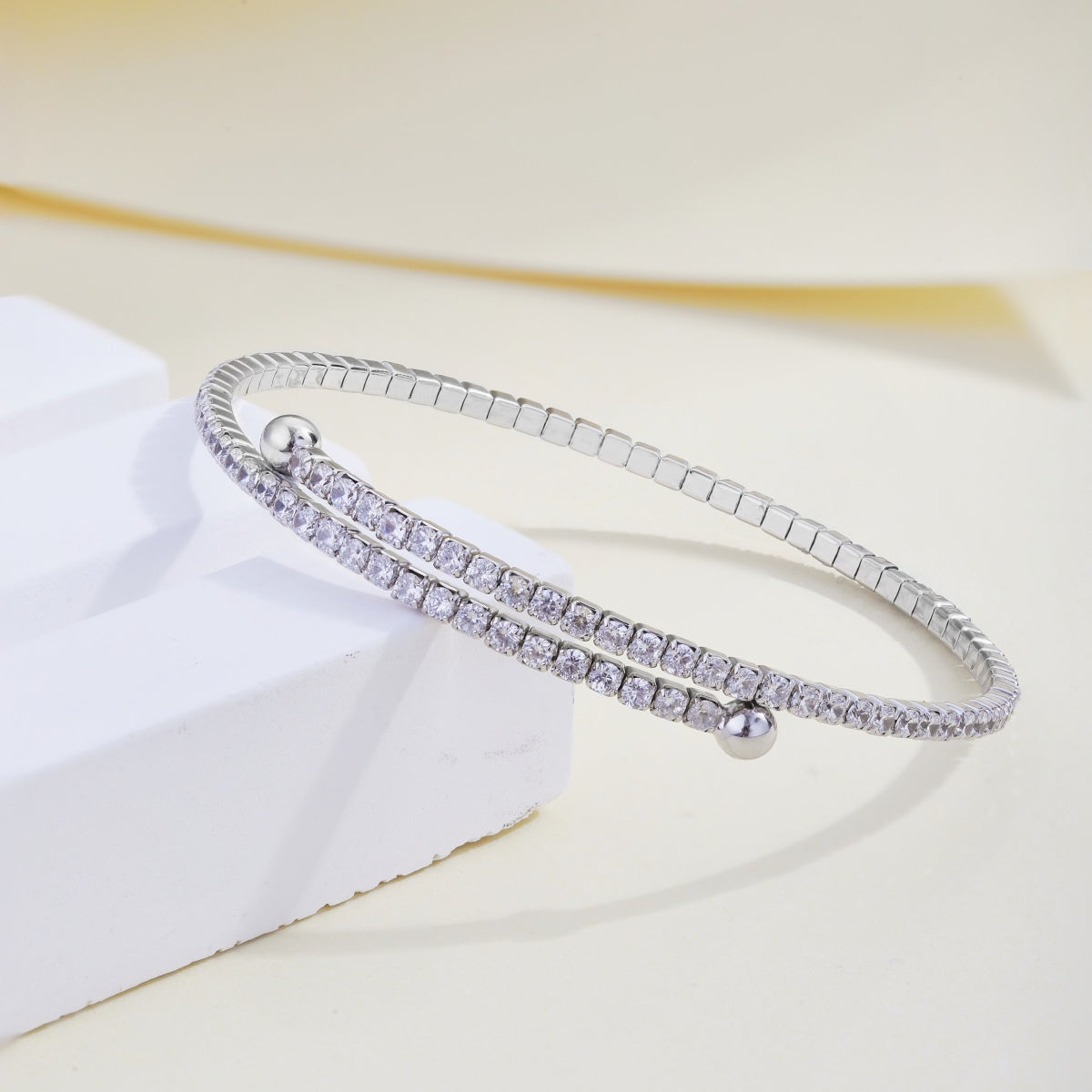 [Together]Row of Diamonds Round Fashion Bracelet