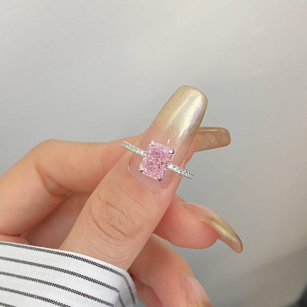 [Together]2.0 Carat Dazzling Sparkling Radiant Cut Party Ring